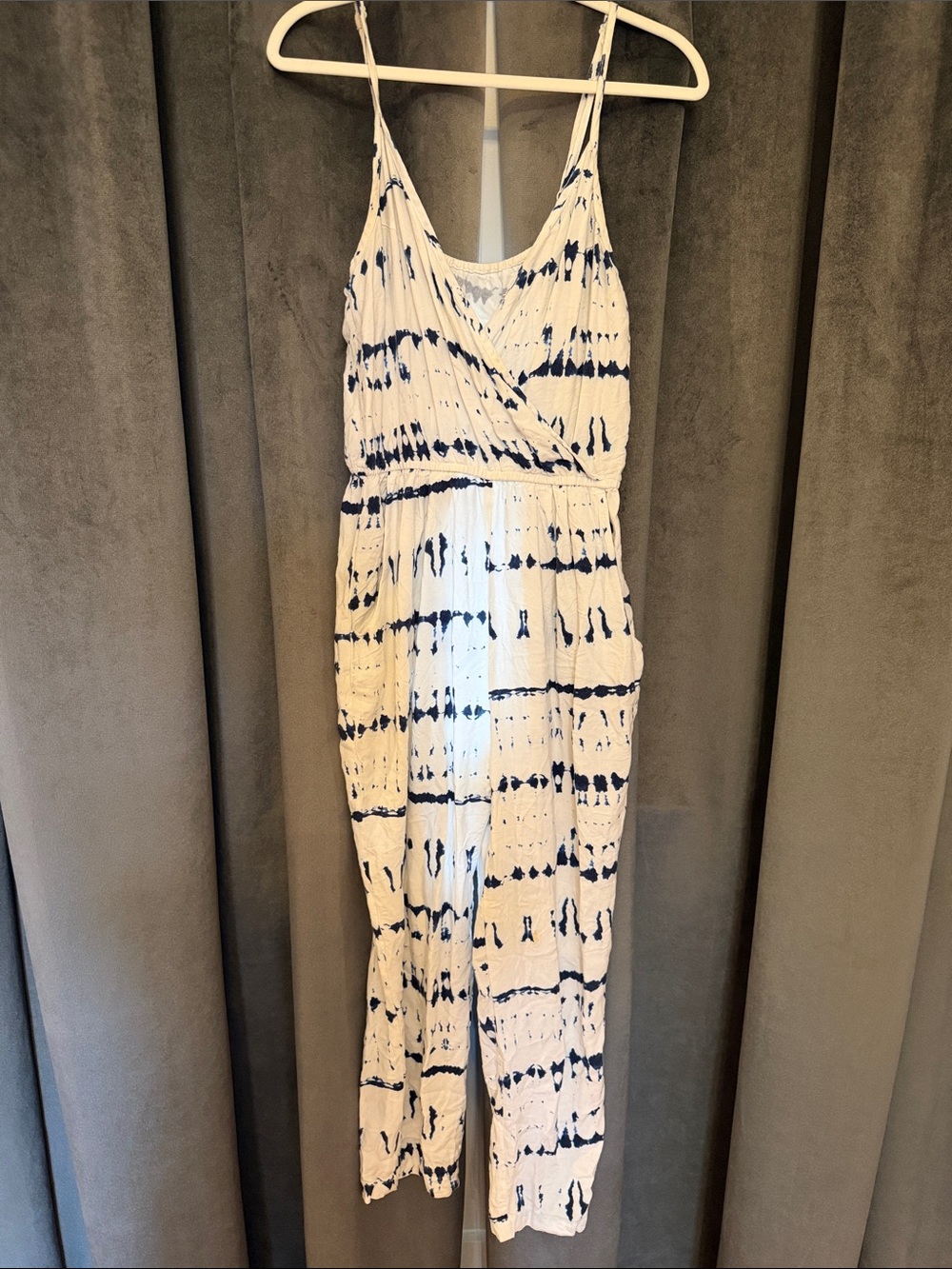 Women’s White and Navy Tie-Dye Maxi Dress